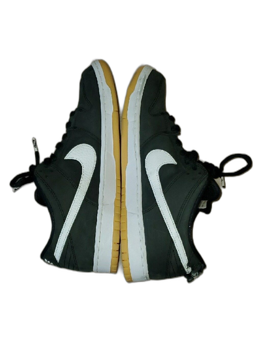 Nike Low-Top Sneakers in Black and White with Gum Outsole 12 - Picture 10 of 12